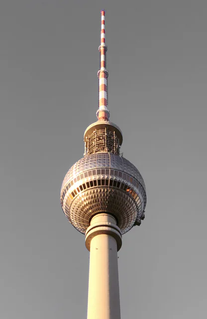 Fernsehturm in Berlin bei Sonnenuntergang